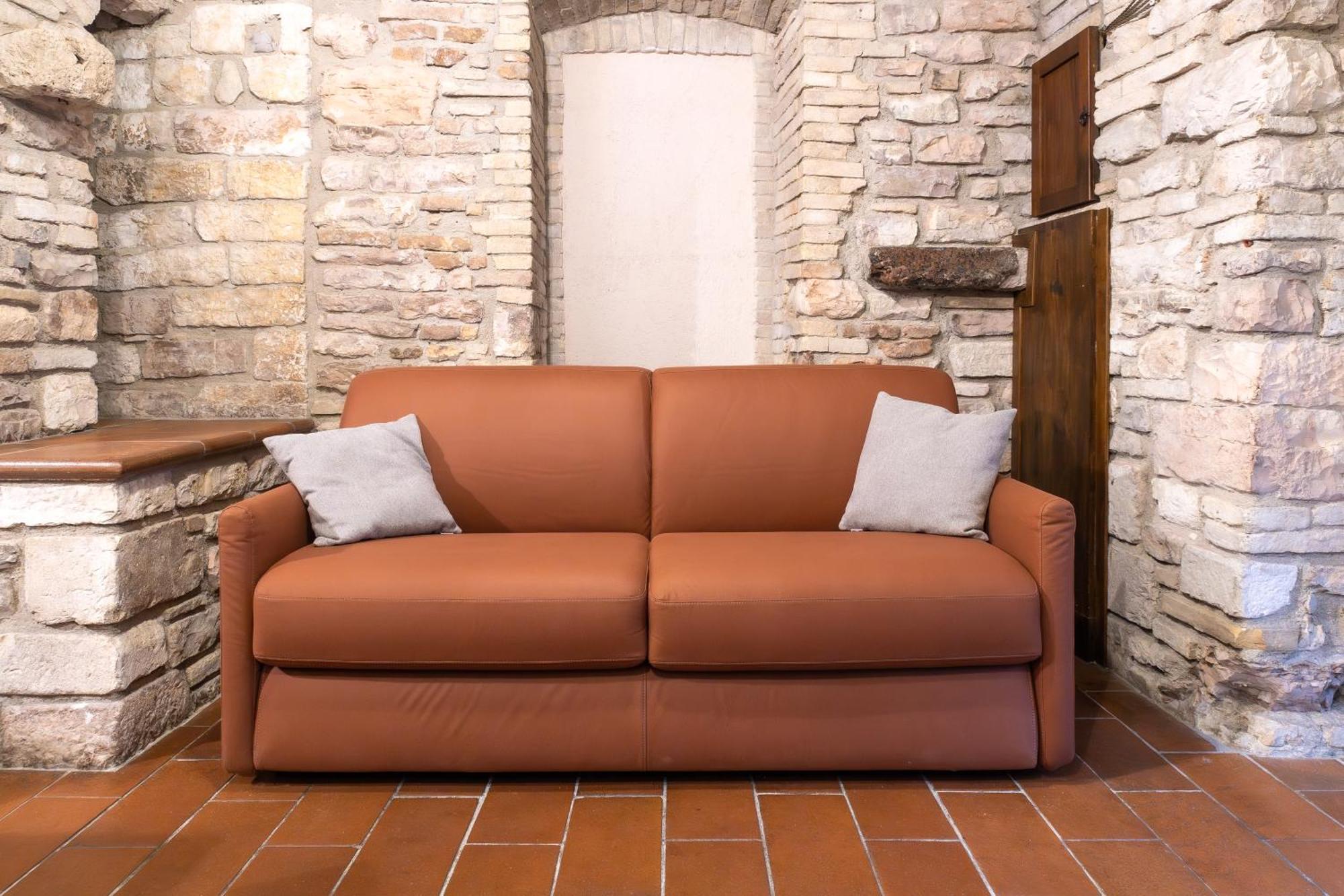 Holiday home Loft Nel Cuore Di - 50 Mt Da Carlo Acutis